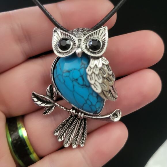Jewelry - Turquoise Crystal Owl Pendant Necklace